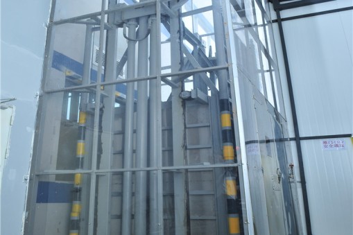液壓升降機怎樣防止空氣和水入侵液壓系統